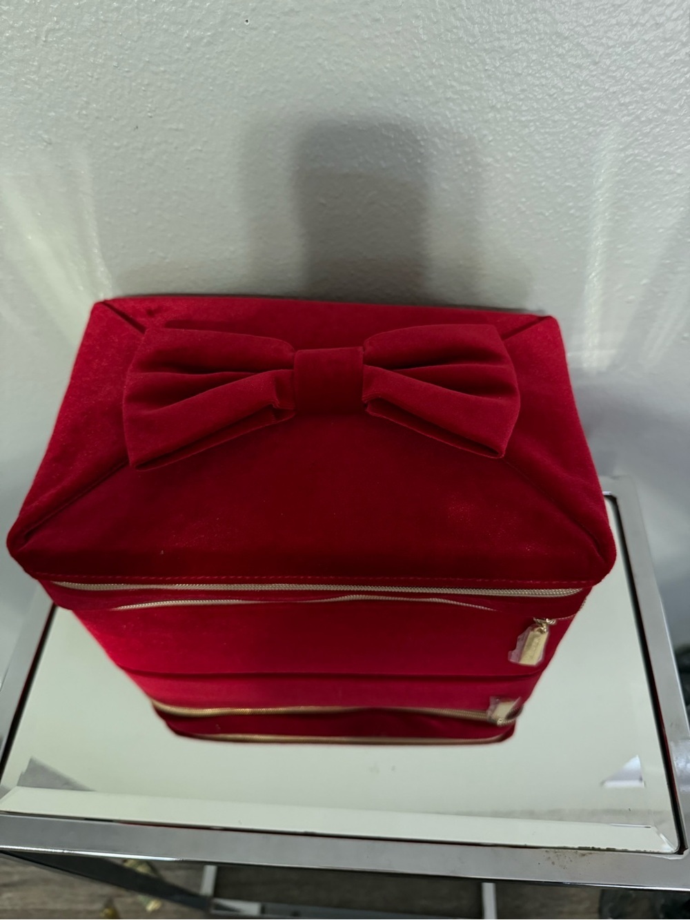 NEW Estée Lauder Red Velvet Bow Train Case Makeup Bag